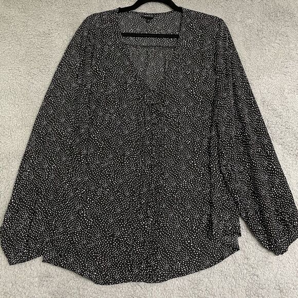 Torrid Plus Size 2/ 2X Black Polka Dot V-Neck Pintuck Button Front Georgette - Picture 3 of 12